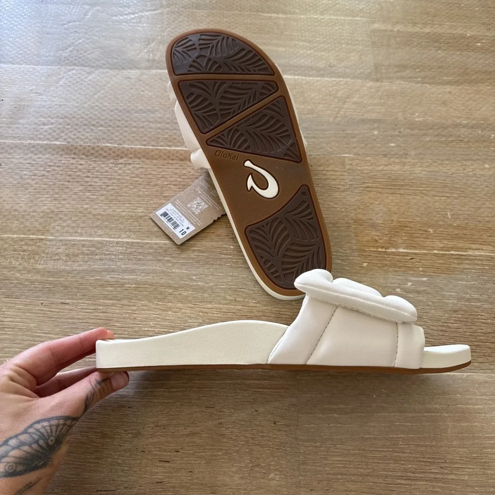 NWT NEW Olukai Sunbeam‎ Slide Comfort Sandals Off-White Women's Size 10 Hawaiian